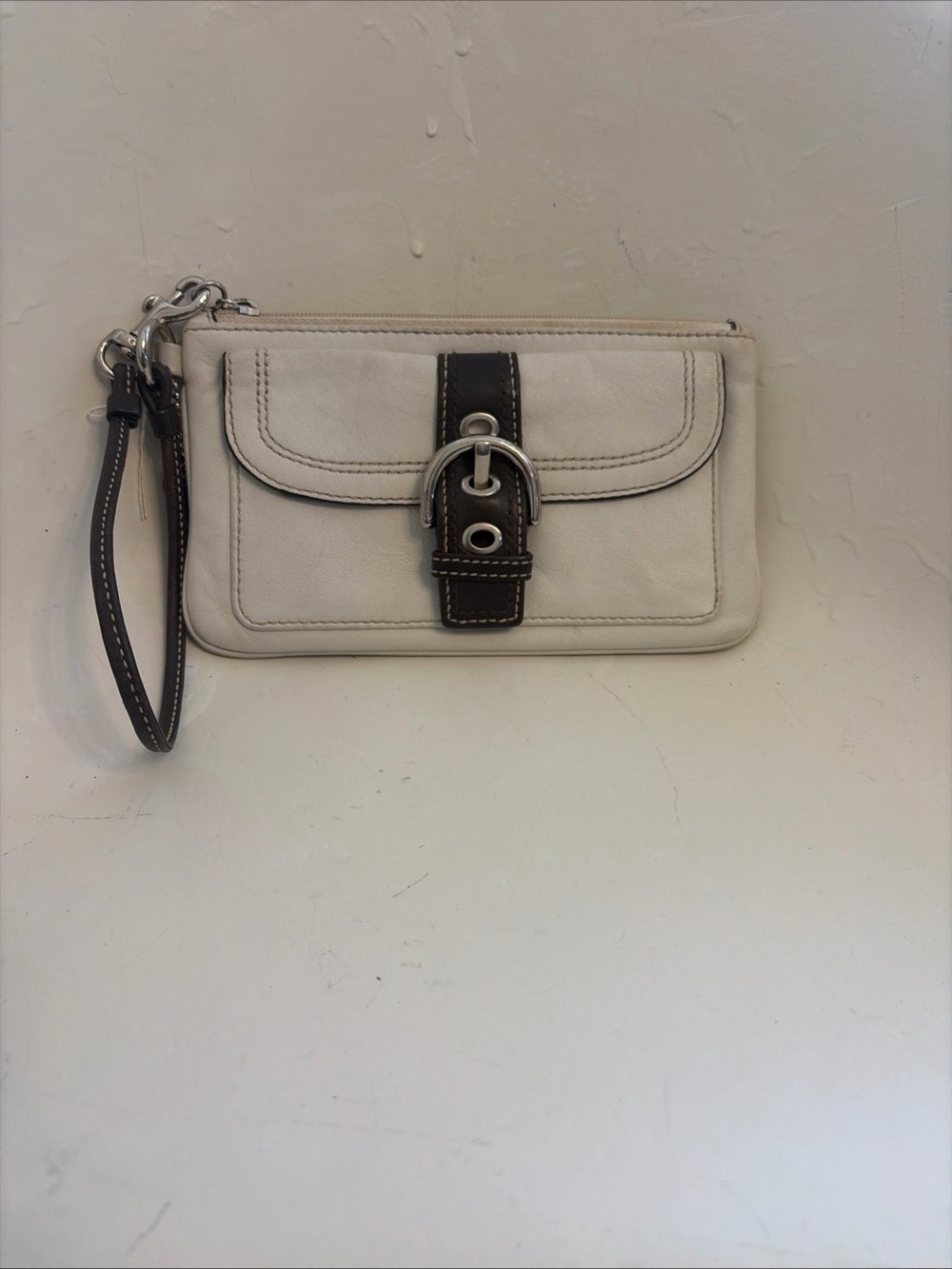 Coach Soho Women's  White Brown Leather Silver Buckle Wristlet VTG Y2K